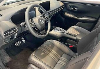 HONDA ZR-V 2.0 e:HEV Advance Panorama BOSE® Head-Up Kůže atd - 2