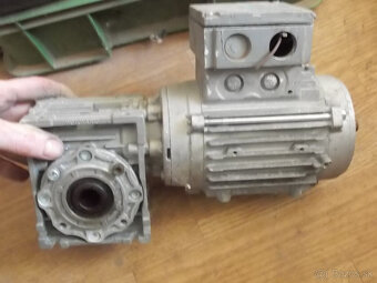 predam elektromotor s prevodovkou - 2