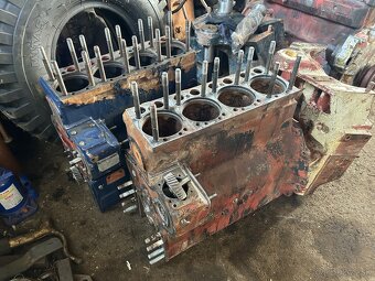 predám blok motora a vaňu na 4v a 6v zetor crystal - 2