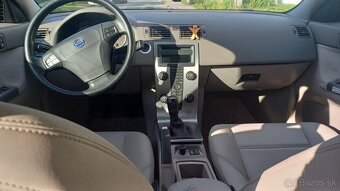 Volvo V50 - 2