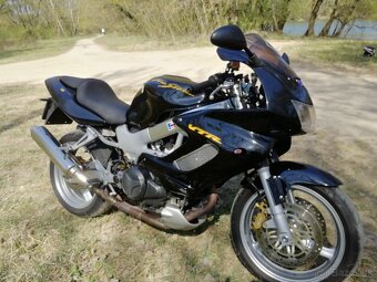 Predám Honda VTR1000F - 2