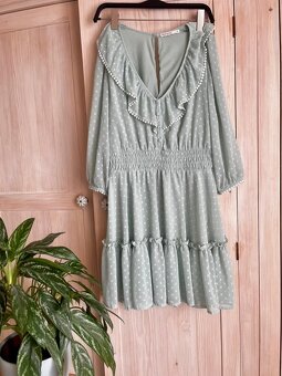 Sage green letné šaty s volánom S - 2