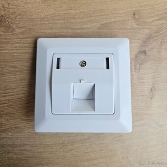 TOP: Zasuvka Solarix RJ-45 - 2