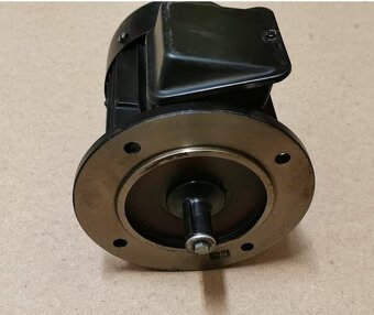 Predaj prirubový motor - 2