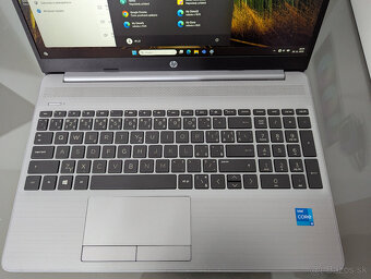 HP i5-1135G7, 16GB RAM, 240GB SSD, 15,6" - 2