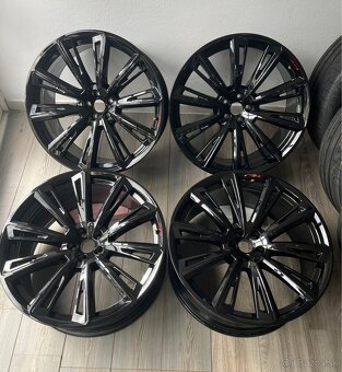 23” Audi Original Alu disky RSQ8 R23 5x112 Q7 285/35 R23 - 2
