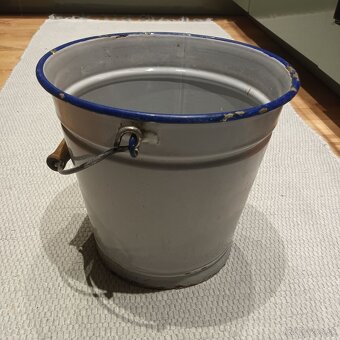 Menšie smaltované vedro - 2