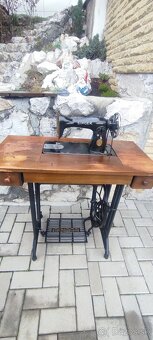 Funkčný šijací stroj Singer - 2