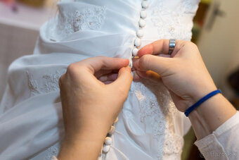 Predám svadobné šaty + 2 vesty - 2