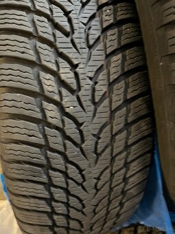 Zimné pneu Nokian 215/55 r17, DOT 3321 - 2