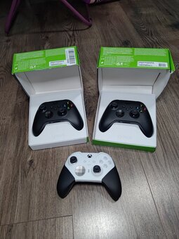 Xbox series ovládač - 2