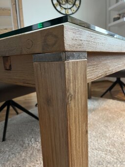 Krásny mohutný jedálenský stôl - 2