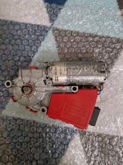 Motorček strešného okna - 2