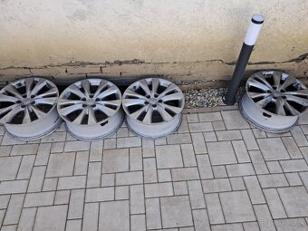 4ks Originál Toyota R18 - 2