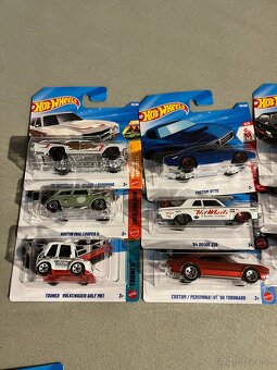 Predám zabalené Hot wheels autíčka - 2