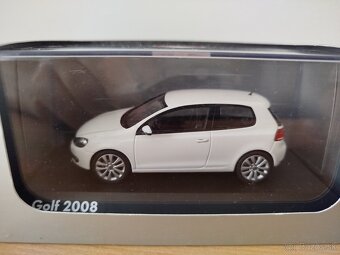 Predám modely aut škoda,moskvič a VW 1:43. - 2