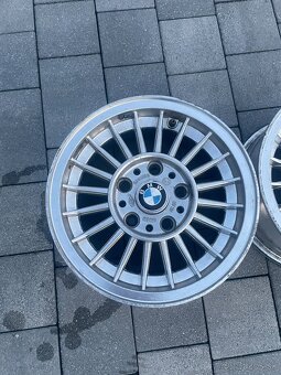 Predám dvojicu originálnych hliníkových diskov BMW - 2