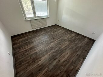 Za symbolickú cenu posuniem cca 60m2 plávajúcej podlahy - 2
