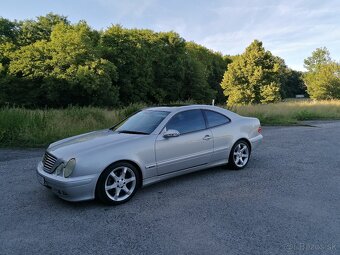 Mercedes clk320 - 2