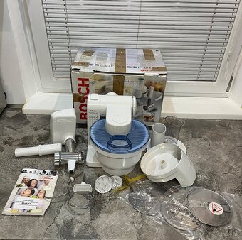 Nový kuchynský robot Bosch MUM 4406 - 2
