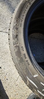 Predám zimné 2x pneu 235/45R18 - 2