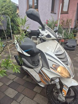 Predám  skúter piaggio - 2