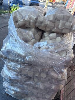 Brikety na predaj - 2