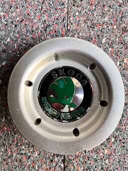 Středová krytka Škoda Octavia - 2