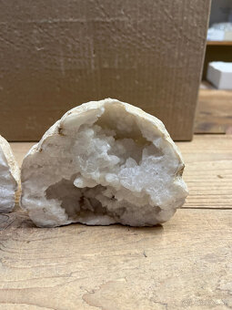 Predám krištáľ geódu z Maroka - 2