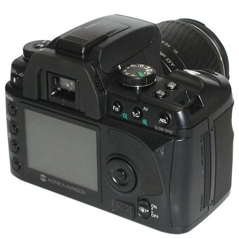 Konica Minolta Dynax 5D dva objektívy + príslušenstvo - 2