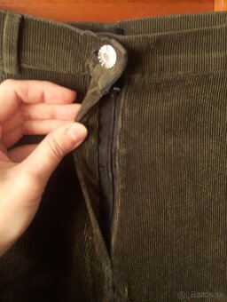 Zelené menčestrové nohavice - 2