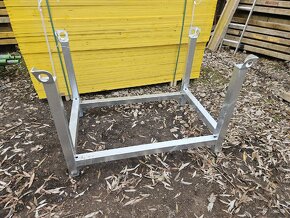 Krátke stavebné stojky nové - 2