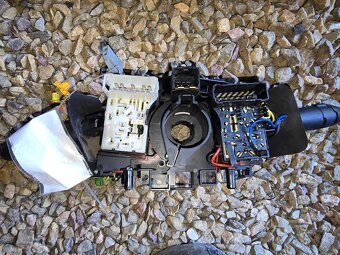 Prepínacie páčky Renault Clio II 8200058670 - 2