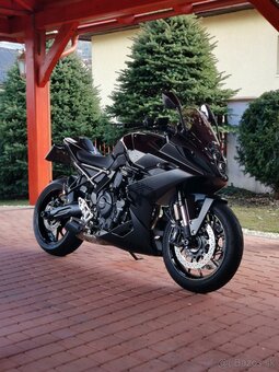 Suzuki GSX-8R - 2