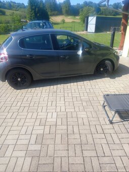 Peugeot 208 - 2