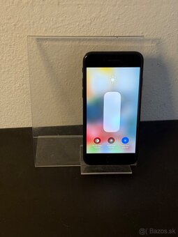 Predám Apple iPhone SE 2020 128GB Black Stav Nového telefónu - 2
