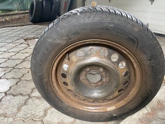 Zimne pneu 195/65/R15 - 2