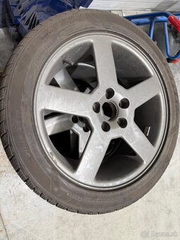 Elektróny Volvo R17 - 2