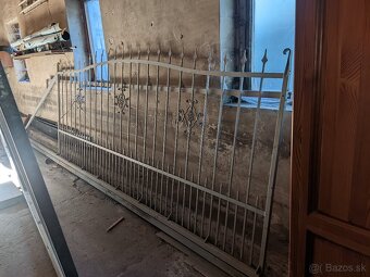 Predám nepoužívanú samonosnú bránu.Super cena - 2