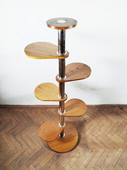 stojan na kvety funkcionalizmus - 2