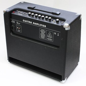 Soundking AK60GR guitar amplifier - 2
