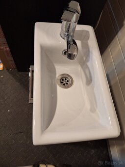 Skrinka s umývadlom - 2