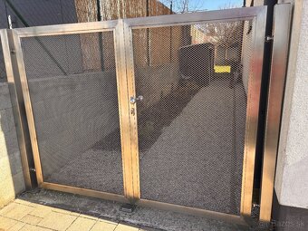 Nerezová brána - 2