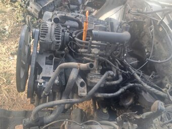 Predám motor 1.9 74kw PD komplet nastrojeni - 2