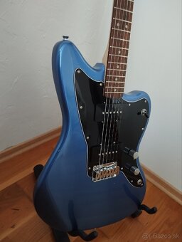 Squier Jazzmaster - Lake Placid Blue - 2