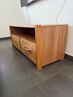 Stolík pod televízor - 2