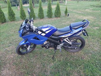 Honda 125 CBR - 2