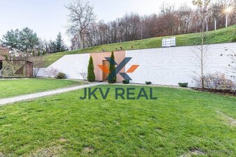 NA PREDAJ: Luxusný 4-izbový bungalov s pozemkom snov - 2