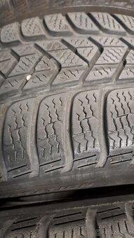 Predám 3ks jazdené zimné 215/55r17-98H Pirelli - 2