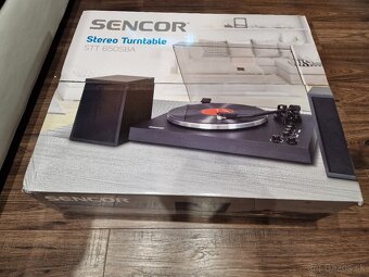 Gramofón s reproduktormi - 2